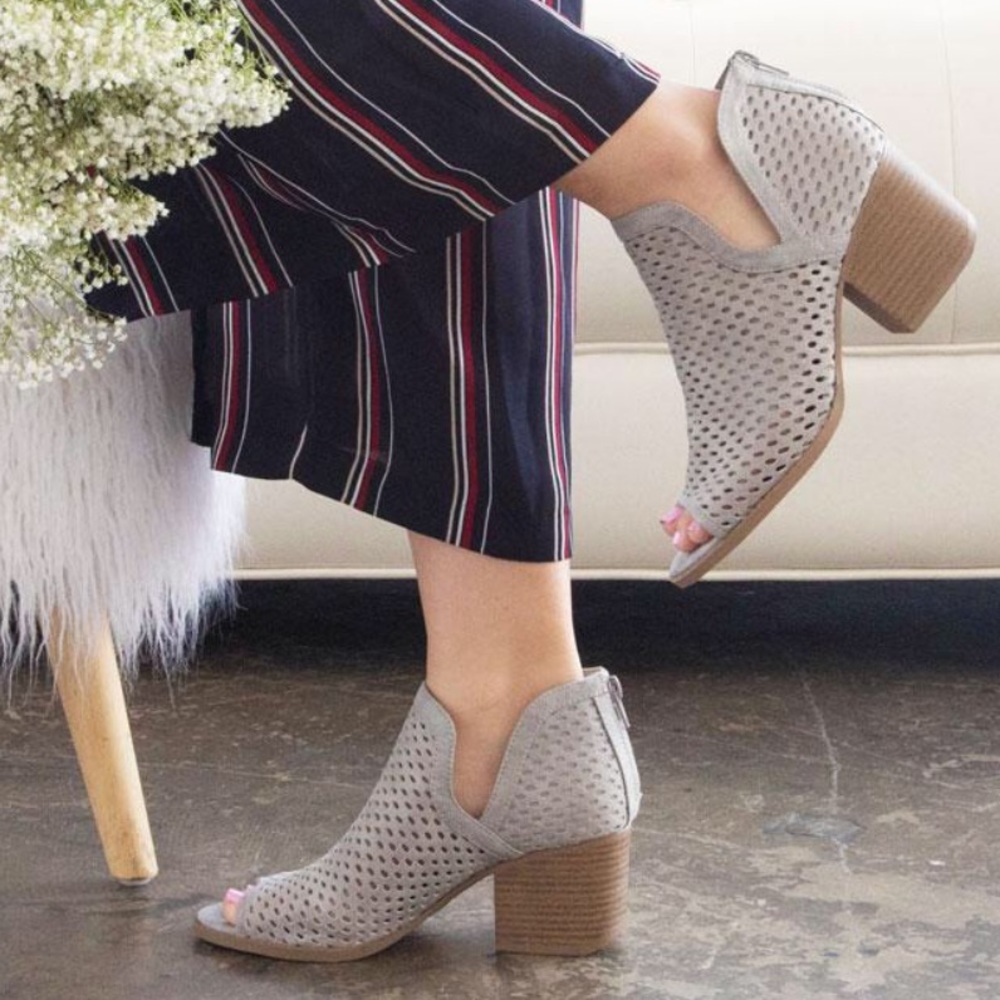 Ladies peep toe chuncky heels booties. Grey - Picture 2 of 3